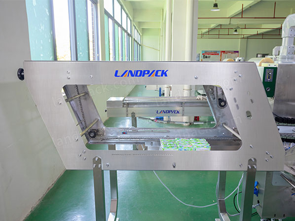 china sanitary napkin packing machine