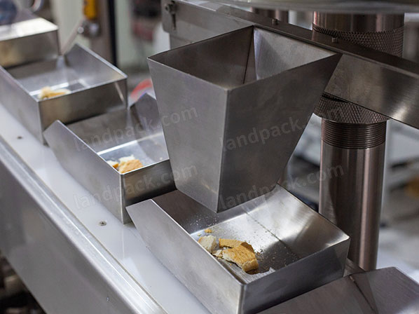 snacks packing machine