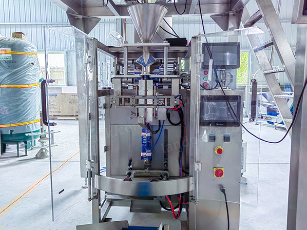 snacks pouch packing machine