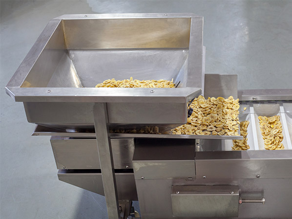 snacks packing machine price