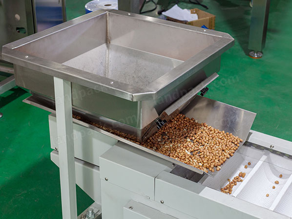 snacks packing machine price